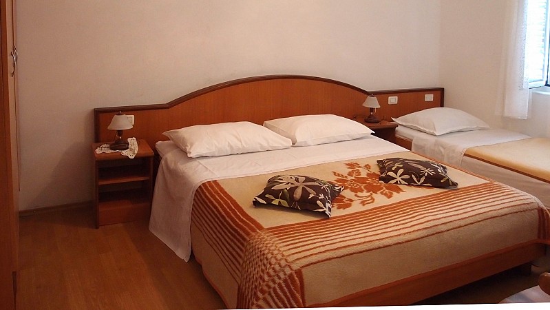 Chorvatsko - Makarská riviéra - Igrane - vlastní doprava/ čtyřlůžkový apartmán 9