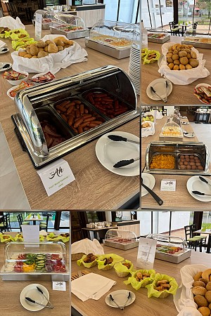 Na stole je připravený bohatý bufet s pečivem, koláči, zákusky, ovocem a různými dezerty